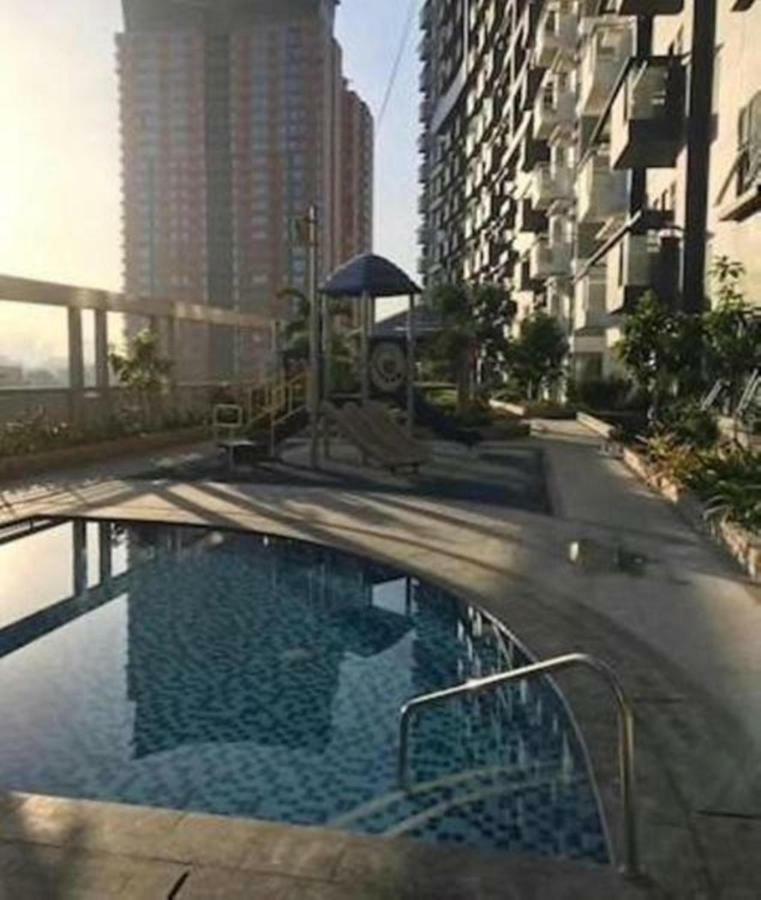 Cubao Manhattan Heights Unit 5A Tower C Quezon City Exterior foto